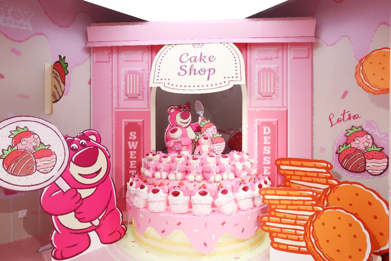 這個夏天不一樣！
名創(chuàng)優(yōu)品獨家上新皮克斯“開心烘焙”系列