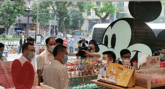 廣州市市委書(shū)記張碩輔一行蒞臨名創(chuàng)優(yōu)品調(diào)研企業(yè)復(fù)工復(fù)產(chǎn)工作