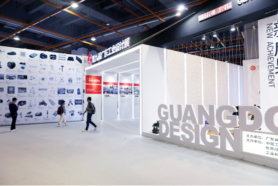 名創(chuàng)優(yōu)品扮演設(shè)計(jì)孵化器角色 
將設(shè)計(jì)作品轉(zhuǎn)化為爆款產(chǎn)品熱銷全球