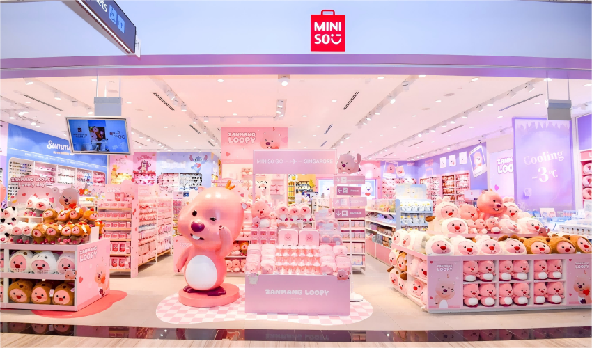 名創(chuàng)優(yōu)品Zanmang Loopy主題店海外首發(fā)，首站落地新加坡樟宜機(jī)場(chǎng)